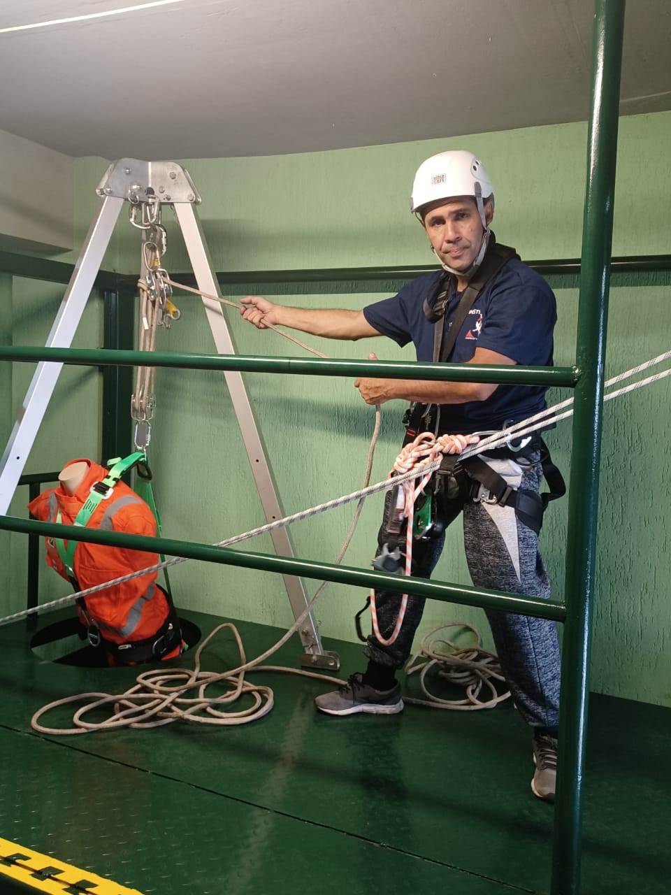 Locais Confinados (Resgate sem Entrada)